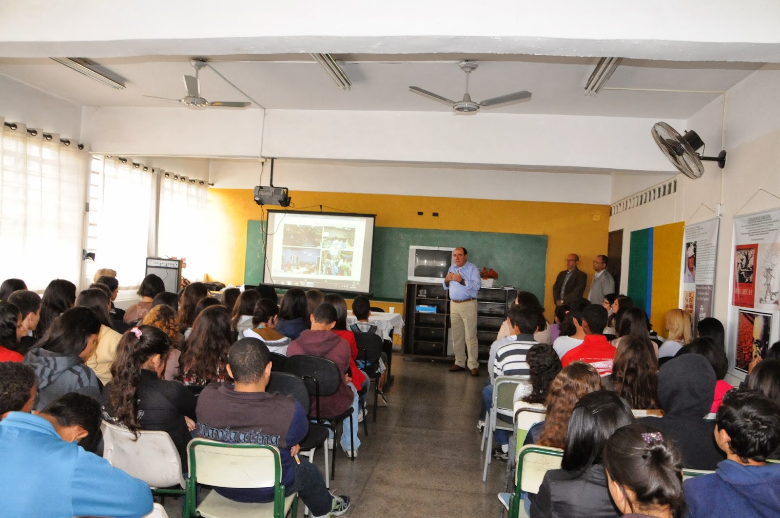 "Plantando Sementes e Colhendo Cidadania" E.E.Dr. José Neyde César Lessa